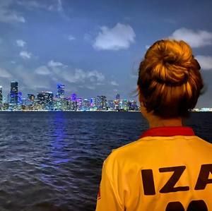 Meet your Posher, Iza